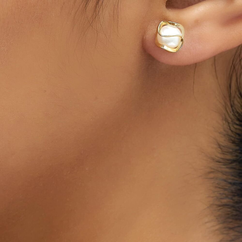 Pearl Stud Earrings 6MM Caged Gold Plated - Picture 3 of 6